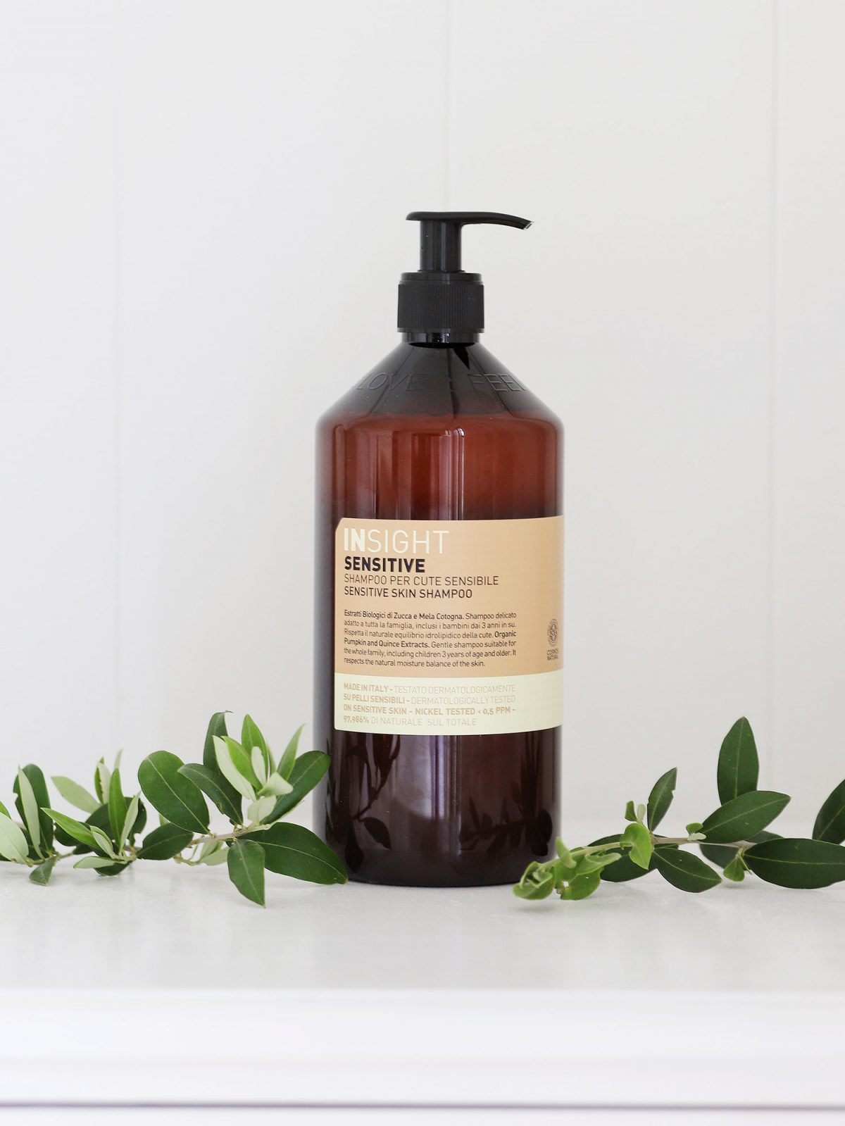 szampon sensitive, szampon do wrażliwej skóry, szampon do podrażnionej skóry, szampon do wrażliwej skóry głowy, naturalny szampon, szampon insight sensitive