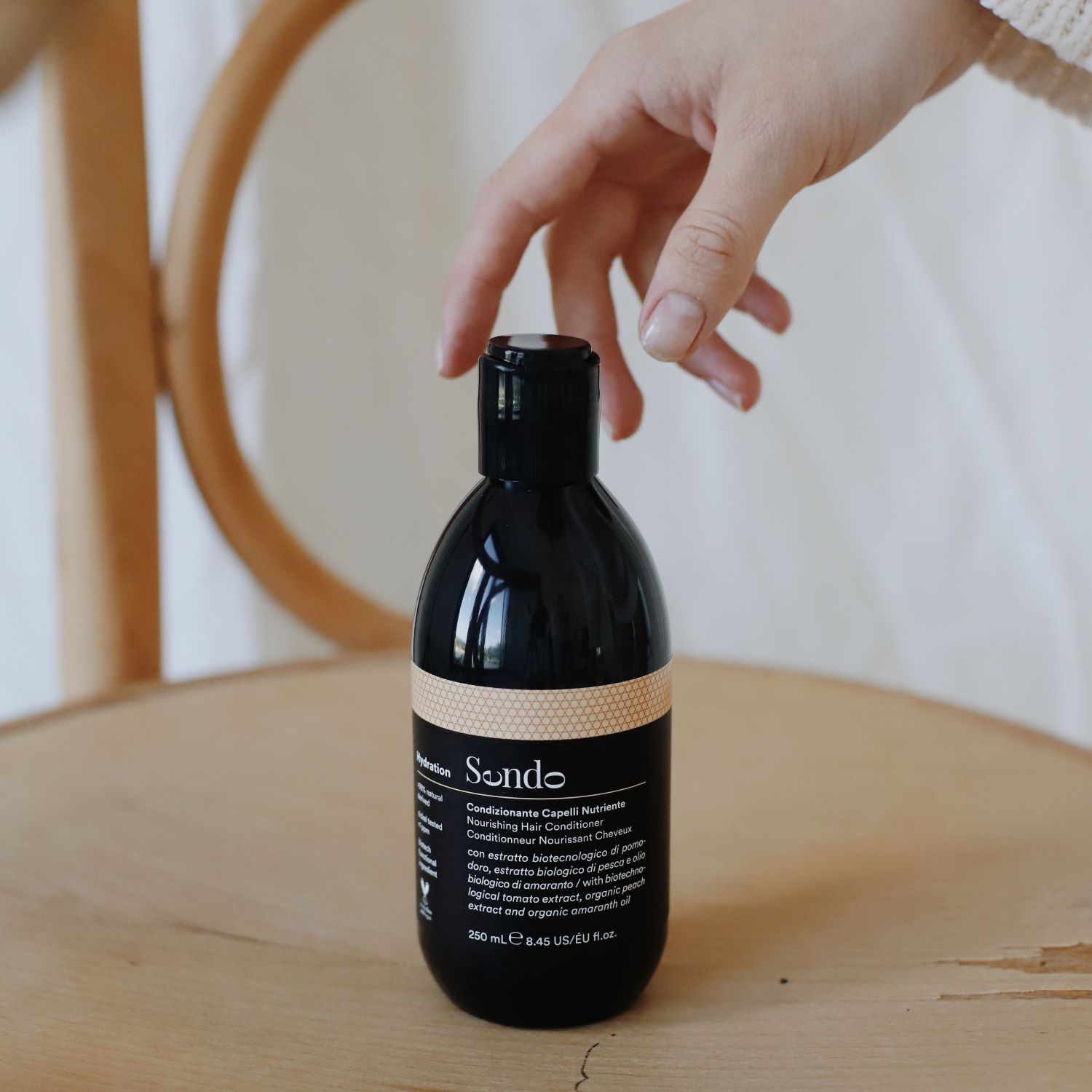 NOURISHING HAIR CONDITIONER - Odżywcza odżywka do suchych włosów 250ml Sendo