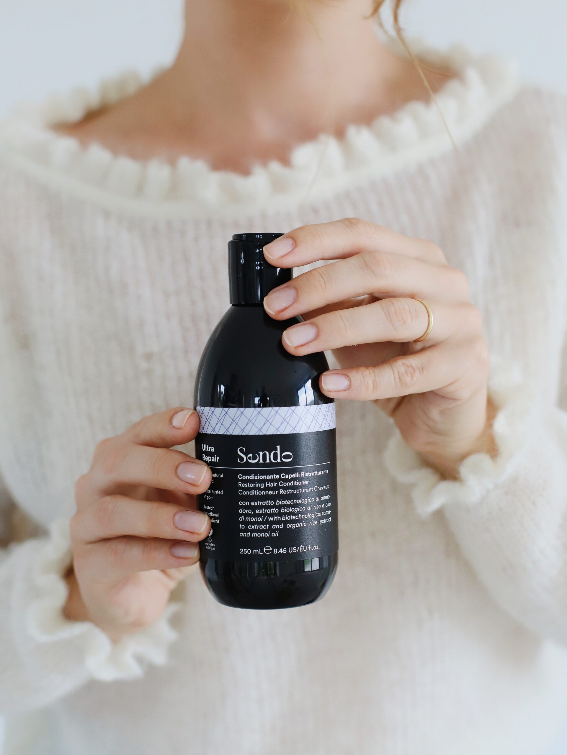 RESTORING HAIR CONDITIONER - Silnie odbudowująca odżywka do zniszczonych włosów 250ml Sendo