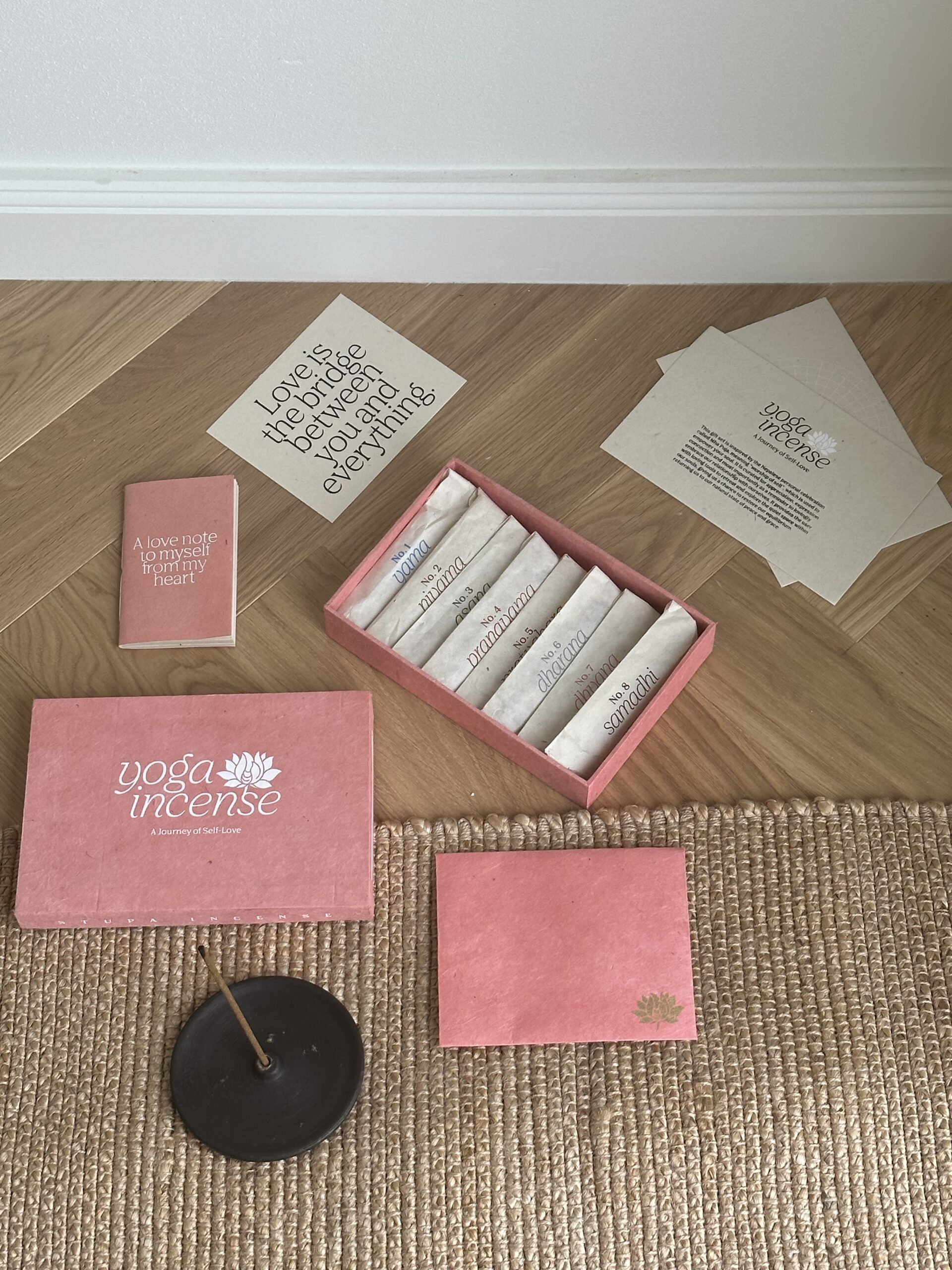 zestaw-kadzidel-do-jogi-stupa-incese-scaled-1.jpeg