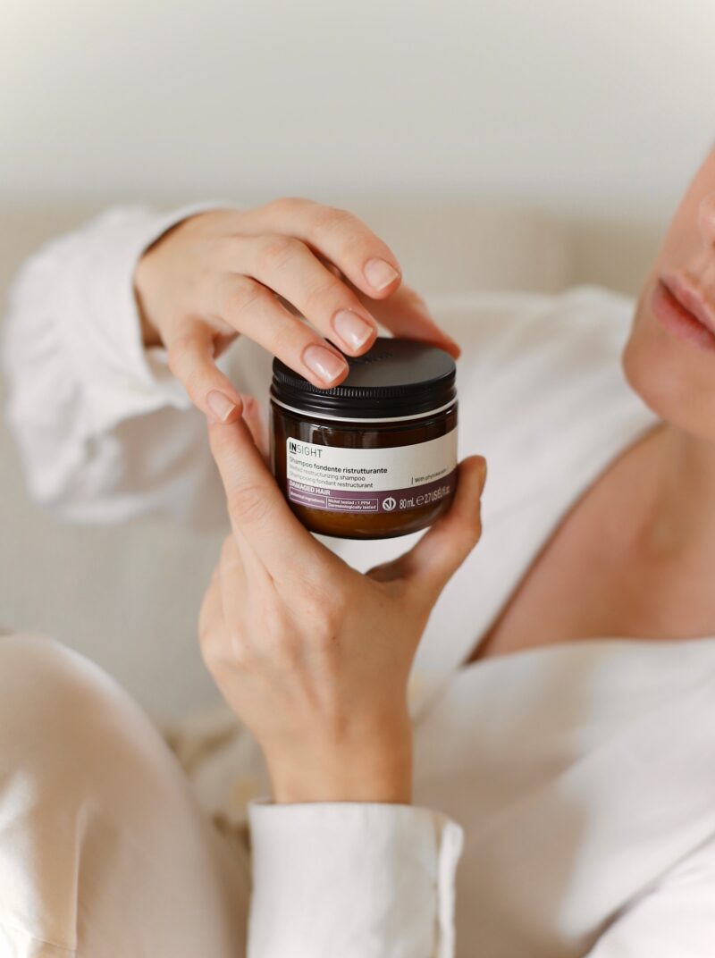 INSIGHT DAMAGED HAIR Skoncentrowany szampon o stałej konsystencji do włosów zniszczonych 80ml