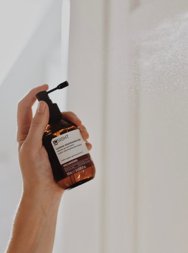 Spray na objętość włosów od nasady 100ml INSIGHT VOLUMIZING
